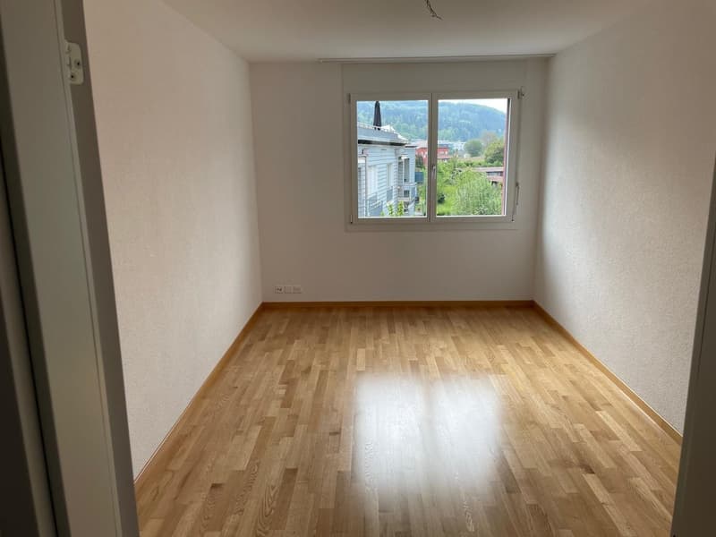 Grosszügige 5.5-Zimmer-Wohnung mit Terrasse im idyllischen Dättwil (7)