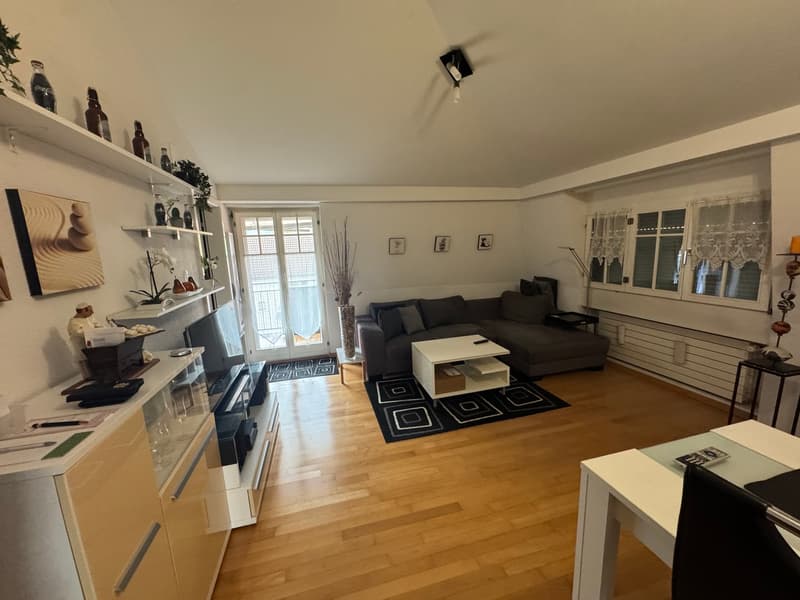 Charmante 3-Zimmer-Dachgeschosswohnung an der Bahnhofstrasse in Wettingen (4)