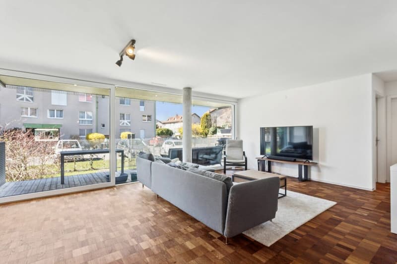 Appartamento loft moderno di 4,5 locali nel cuore del distretto di Sense (2)