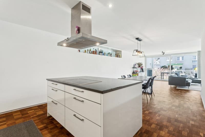Appartamento loft moderno di 4,5 locali nel cuore del distretto di Sense (5)