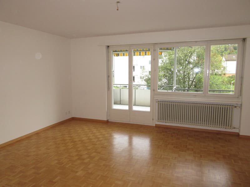 Helle 3-Zimmer-Wohnung mit Balkon in Oetwil am See (2)