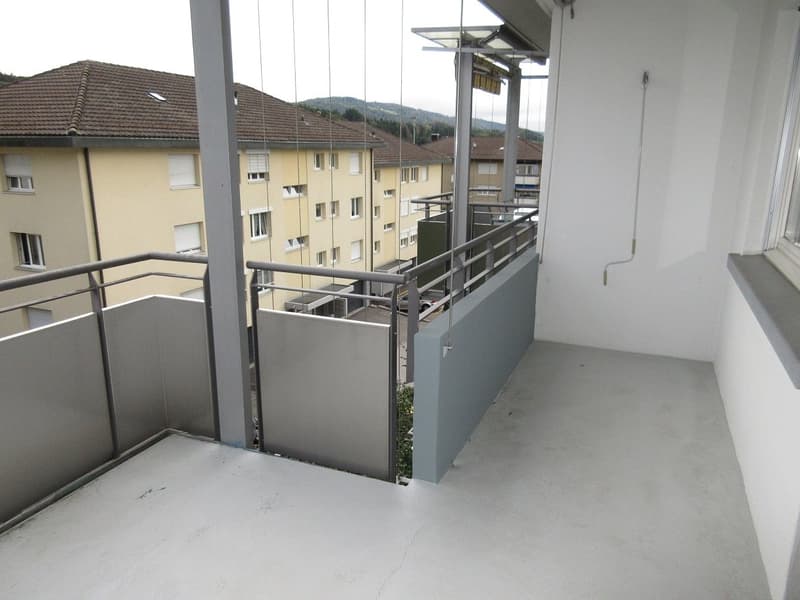 Helle 3-Zimmer-Wohnung mit Balkon in Oetwil am See (5)