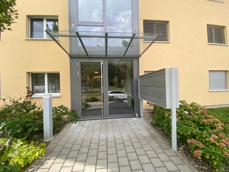 Moderne 2.5-Zimmer-Gartenwohnung in Bauma – ruhige und zentrumsnahe Lage, top Ausstattung (4)