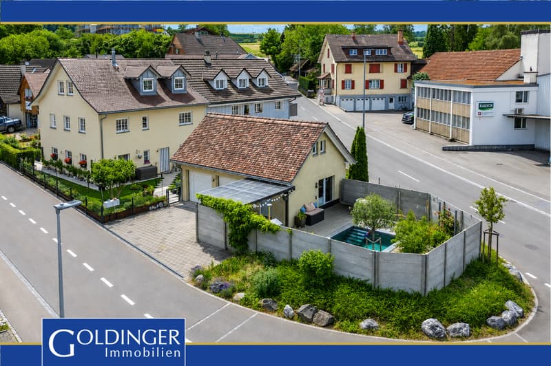 Traumhafte Doppelhaushälfte mit Garten und Poollandschaft (1)
