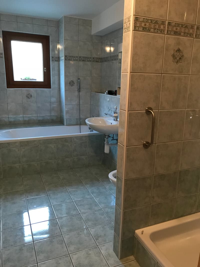 Appartement de 4.5 pièces avec balcon et vue à St-Aubin (5)