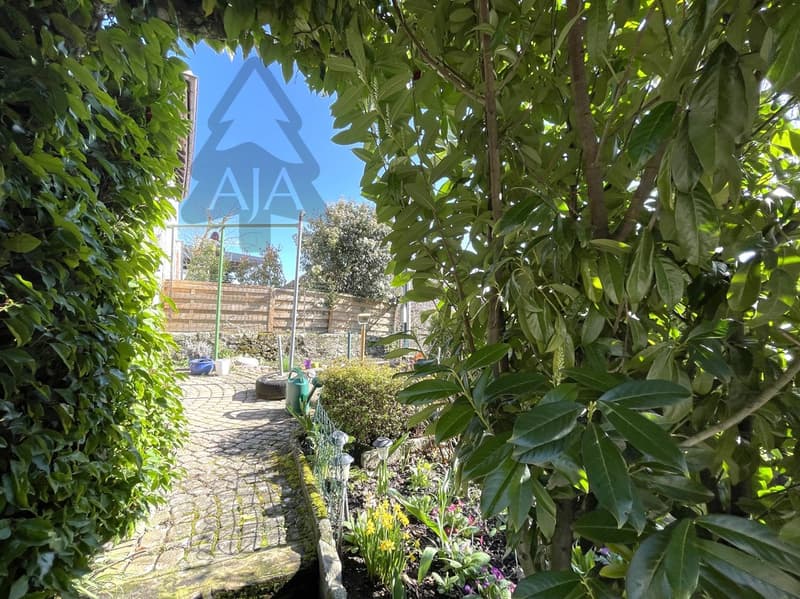St-Aubin-Sauges, spacieux appartement de 4,5 pièces (121 m2) avec jardin privatif (53 m2), garage (14)