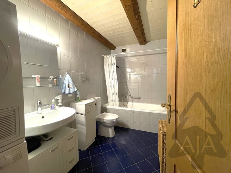 St-Aubin-Sauges, spacieux appartement de 4,5 pièces (121 m2) avec jardin privatif (53 m2), garage (23)