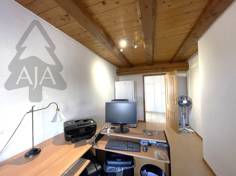 St-Aubin-Sauges, spacieux appartement de 4,5 pièces (121 m2) avec jardin privatif (53 m2), garage (22)