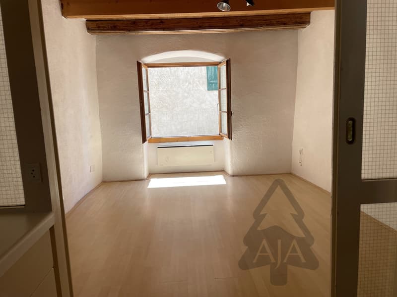 Cressier (au Centre du Village historique), charmante maison mitoyenne de 3 pièces (9)