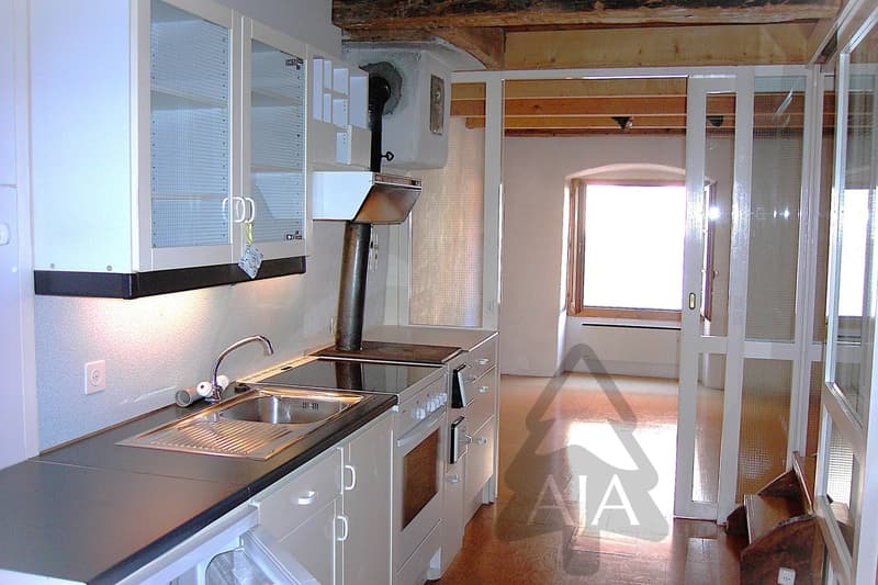 Cressier (au Centre du Village historique), charmante maison mitoyenne de 3 pièces (7)