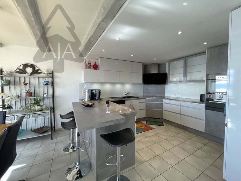 St-Aubin-Sauges, spacieux appartement de 4,5 pièces (121 m2) avec jardin privatif (53 m2), garage (5)