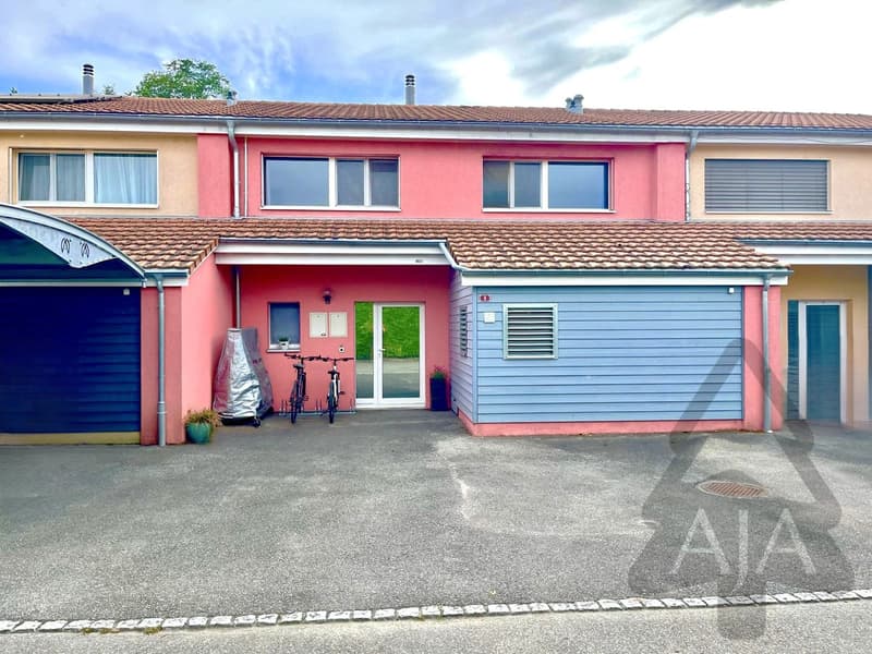 Cudrefin (à deux pas du Lac), très belle villa mitoyenne de 5,5 pièces avec jardin (1)