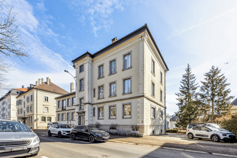 La Chaux-de-Fonds, spacieux appartement de 3,5 pièces (105 m2) avec place de parc extérieure (4)
