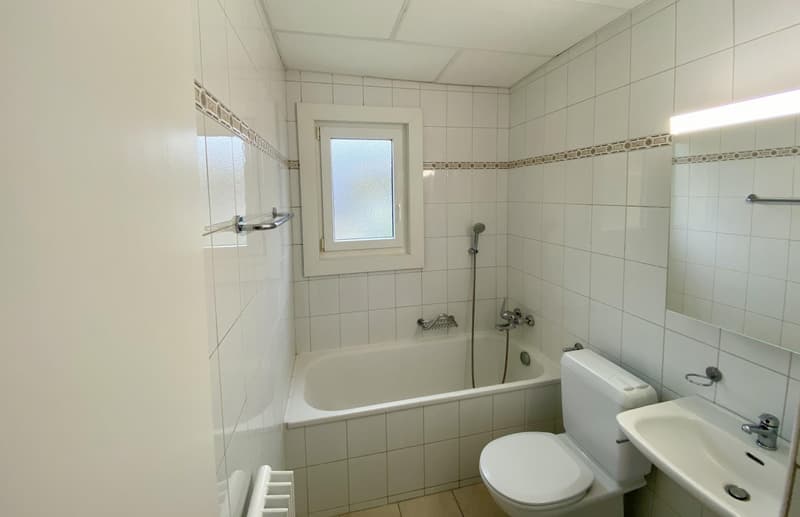 Appartement de 4 pièces, 71 m2, à Coffrane - Salle de bain