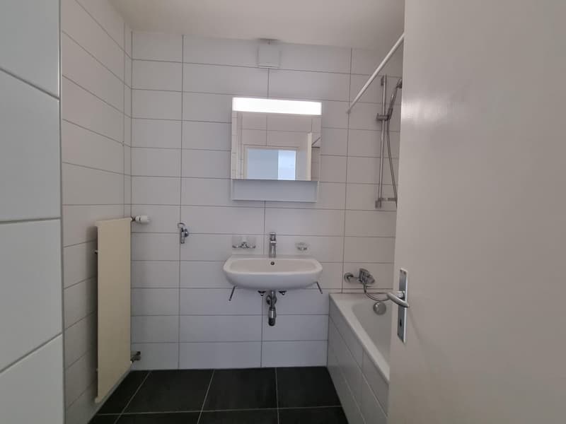 Appartement de 3 pièces, 73 m2, à Les Geneveys-sur-Coffrane - Salle de bain