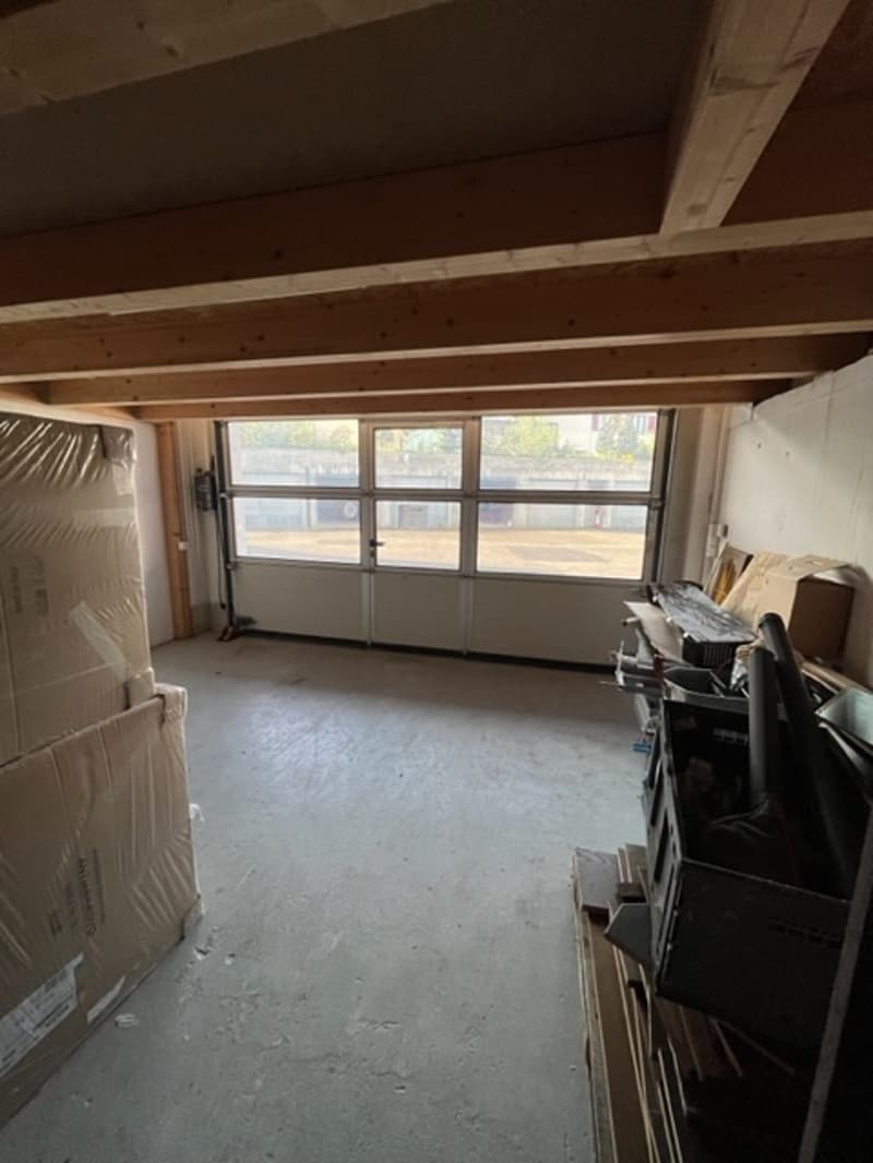 A vendre !!  Immeuble destiné à l'artisanat de 750m2 (4)