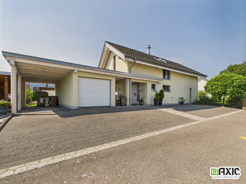 Villa moderne avec grand jardin et espaces lumineux - prix à discuter (1)