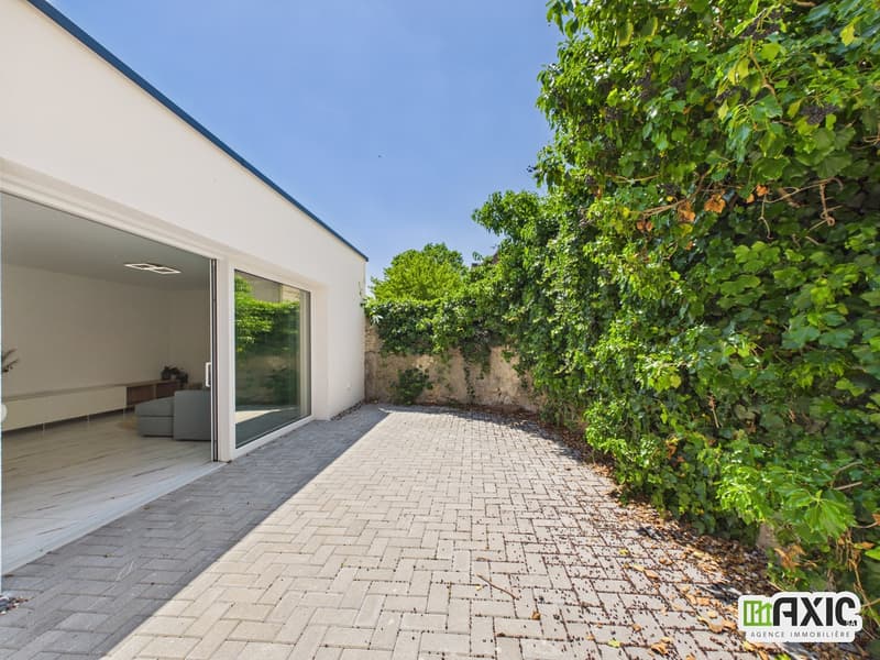 À LOUER - Nouveau 2.5 pièces au rez avec grande terrasse privative. (13)