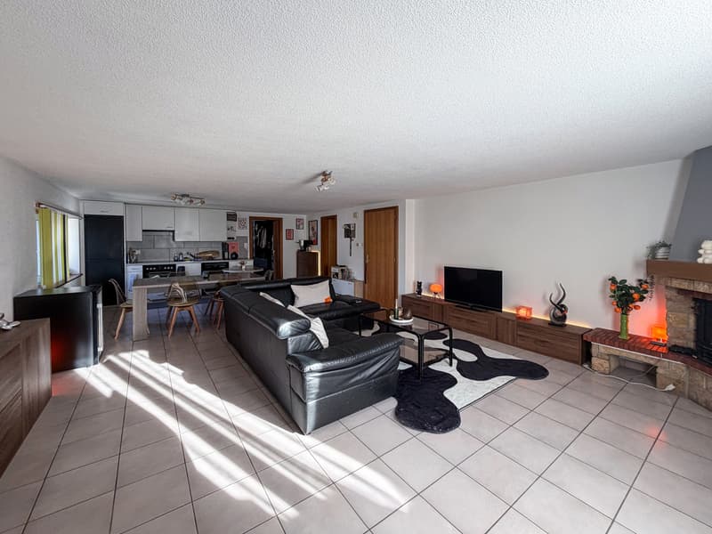A vendre - Appartement en PPE à vendre 2,5 pièces avec place de parc. (5)