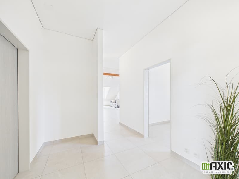 Spacieux duplex de 4 pièces en PPE au 2e étage à Alle (5)