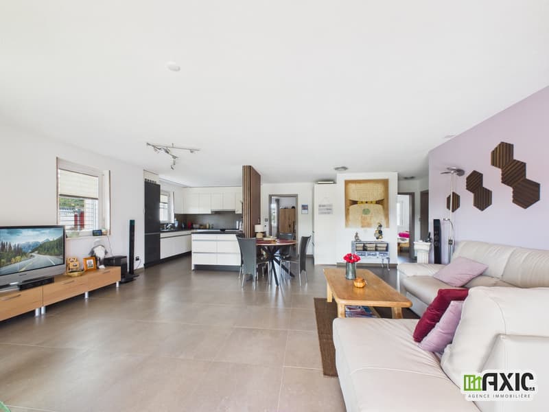 Spacieux appartement de 4.5 pièces rénové à Delémont (1)