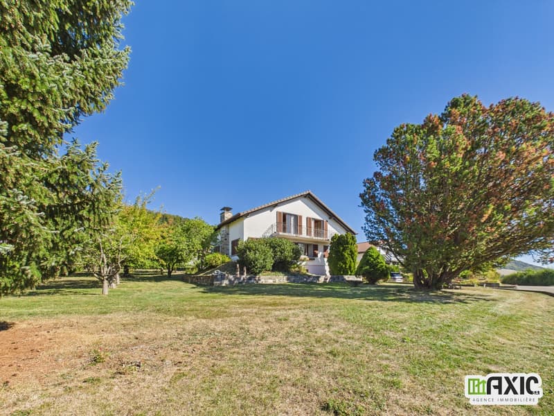 Grande maison familiale en pleine nature, terrain 1 750 m² - Movelier (2)
