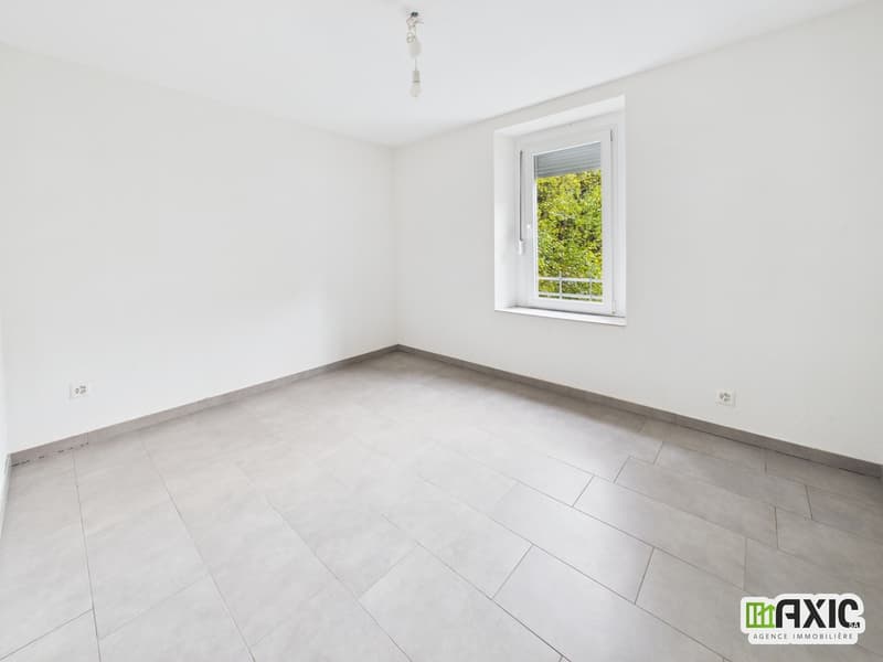 Courrendlin : 4,5 pièces rénové au 1er étage avec jardin privatif (7)