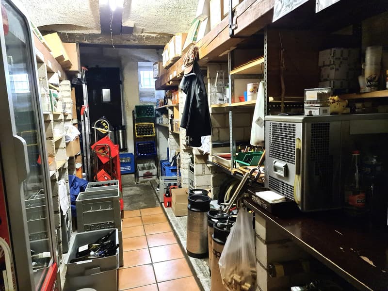 GROSSE PREISSENKUNG - ALBERGO/RESTAURANT MITICO E MOLTO FREQUENTATO A DELÉMONT (49)
