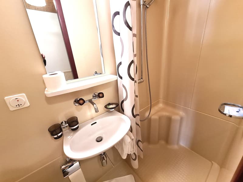 GROSSE PREISSENKUNG - ALBERGO/RESTAURANT MITICO E MOLTO FREQUENTATO A DELÉMONT (25)