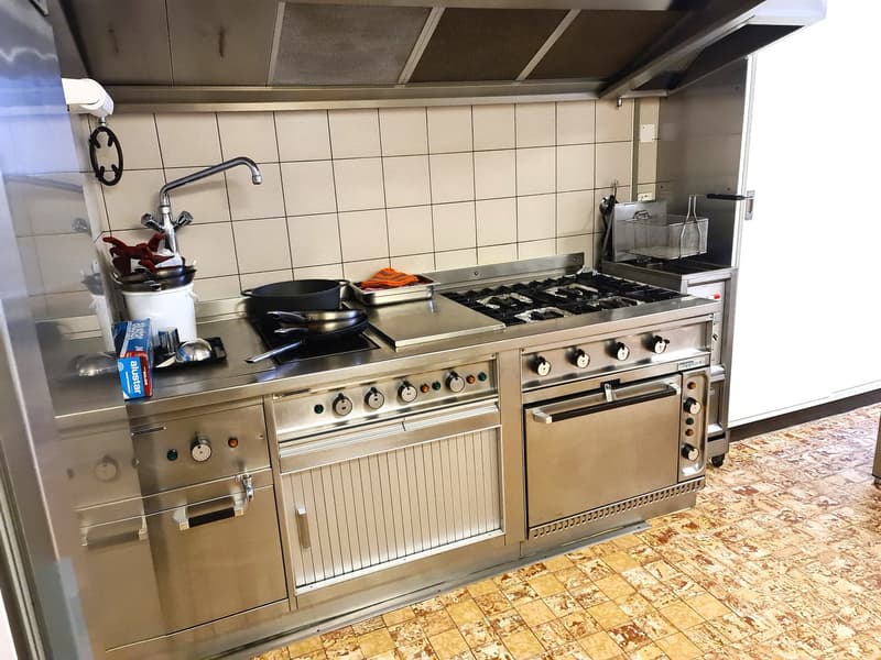 GROSSE PREISSENKUNG - ALBERGO/RESTAURANT MITICO E MOLTO FREQUENTATO A DELÉMONT (18)
