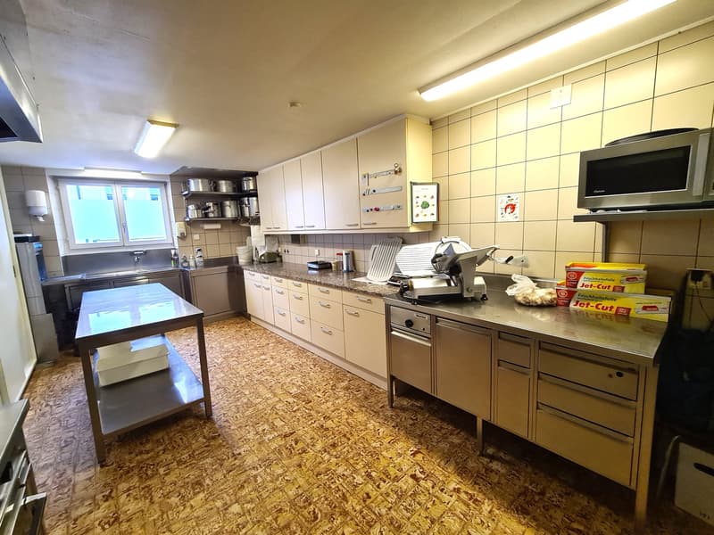 GROSSE PREISSENKUNG - ALBERGO/RESTAURANT MITICO E MOLTO FREQUENTATO A DELÉMONT (19)