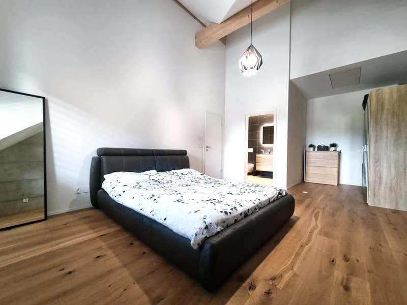 Splendide appartement en PPE haut standing de 5,5 pièces situé au dernier étage de l'immeuble (7)