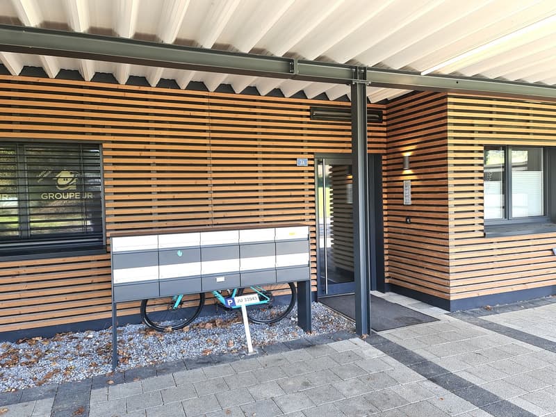 Splendide appartement en PPE haut standing de 5,5 pièces situé au dernier étage de l'immeuble (22)
