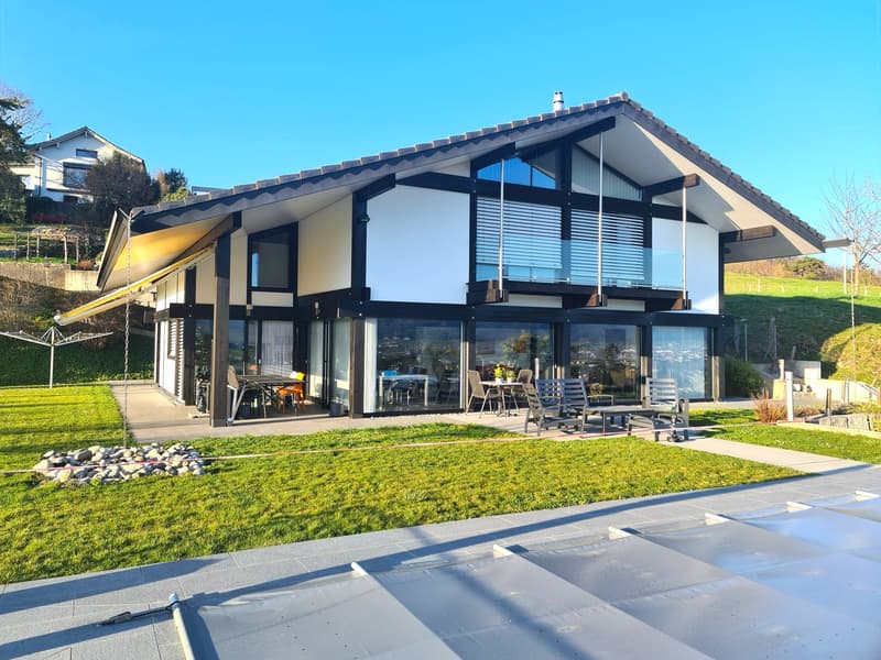 Detached house, modern design, white and black, large windows, patio, large terrace, swimming pool