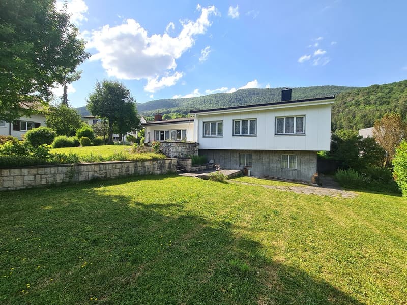 Très spacieuse et charmante villa idéalement bien située sur une grande parcelle de toute beauté (7)