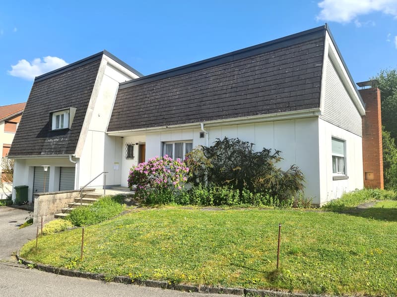 Très spacieuse et charmante villa idéalement bien située sur une grande parcelle de toute beauté (2)