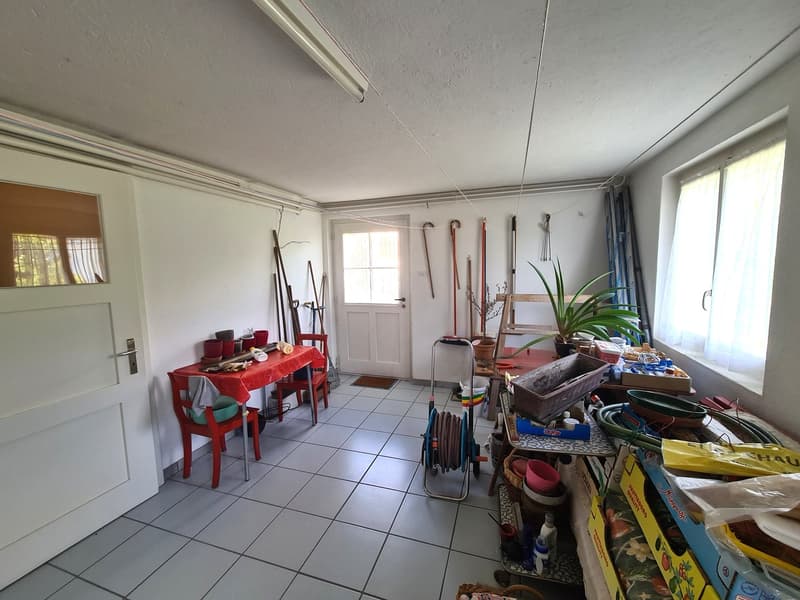 Très spacieuse et charmante villa idéalement bien située sur une grande parcelle de toute beauté (31)