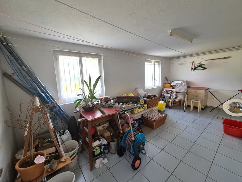 Très spacieuse et charmante villa idéalement bien située sur une grande parcelle de toute beauté (30)