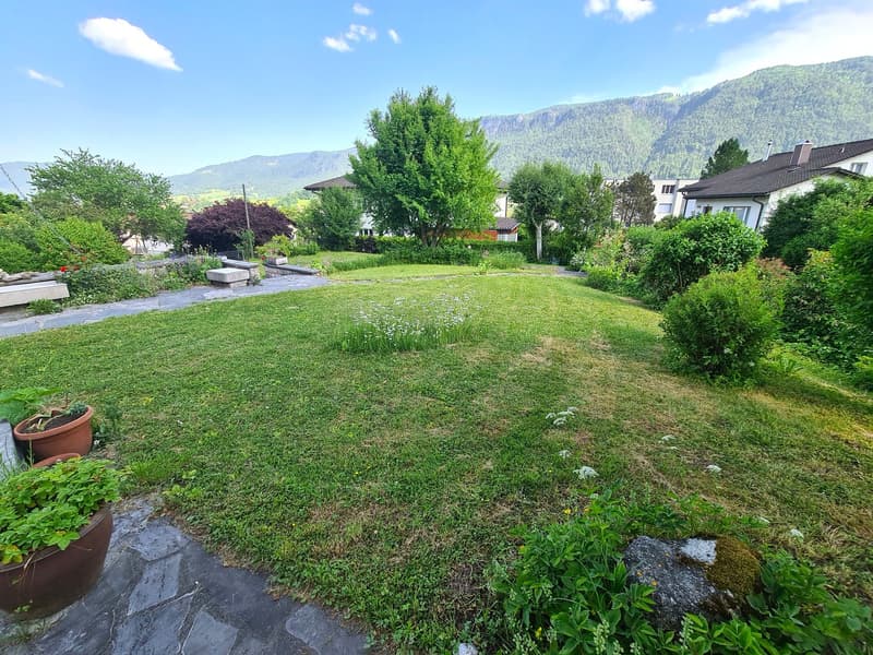 Très spacieuse et charmante villa idéalement bien située sur une grande parcelle de toute beauté (9)
