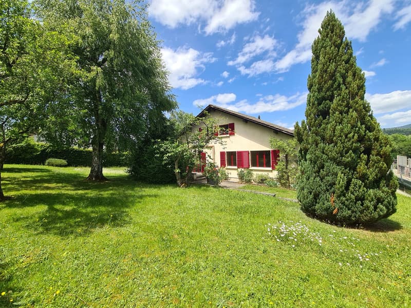 BASSECOURT - Charmante villa de 6,5 pièces à rénover idéalement bien située sur une jolie parcelle (10)