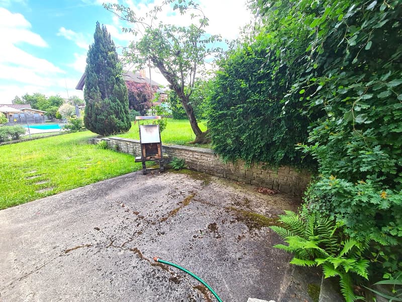 BASSECOURT - Charmante villa de 6,5 pièces à rénover idéalement bien située sur une jolie parcelle (11)