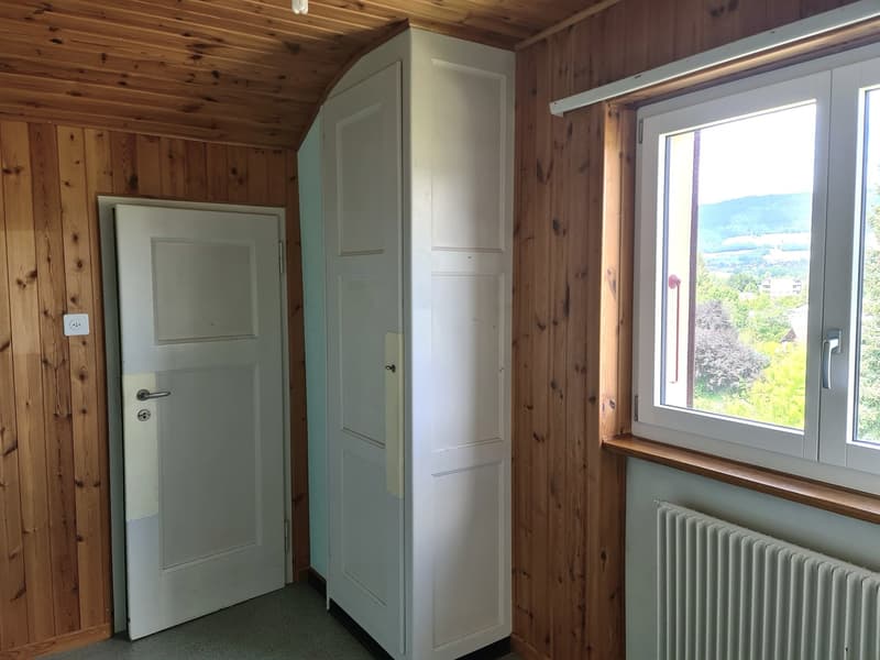 BASSECOURT - Charmante villa de 6,5 pièces à rénover idéalement bien située sur une jolie parcelle (25)