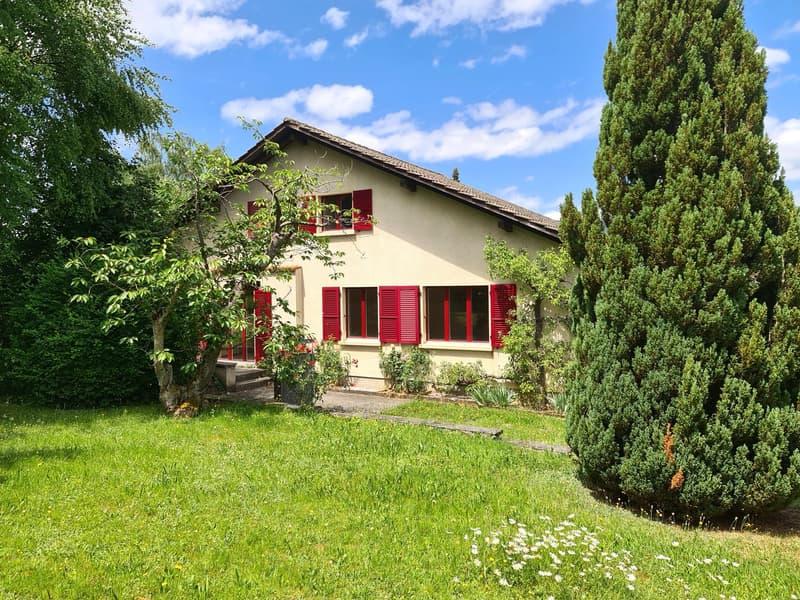 BASSECOURT - Charmante villa de 6,5 pièces à rénover idéalement bien située sur une jolie parcelle (2)