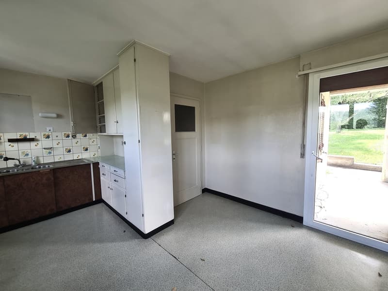 BASSECOURT - Charmante villa de 6,5 pièces à rénover idéalement bien située sur une jolie parcelle (21)