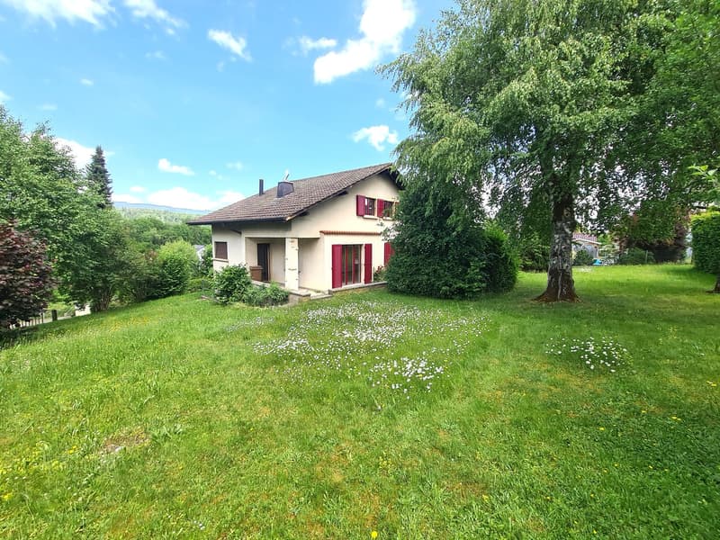 BASSECOURT - Charmante villa de 6,5 pièces à rénover idéalement bien située sur une jolie parcelle (6)