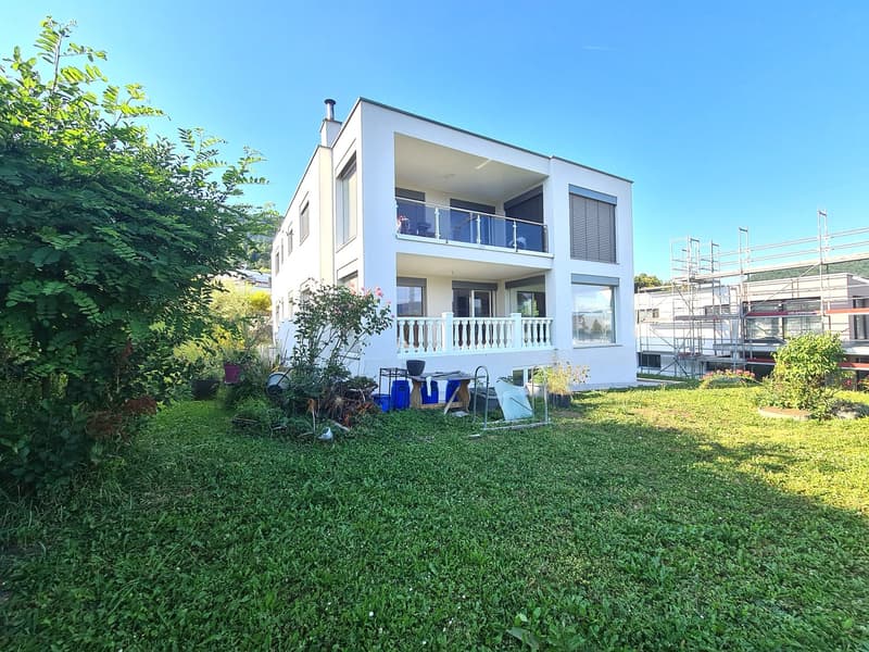 Très jolie et spacieuse villa idéalement bien située comprenant 3 appartements (5)