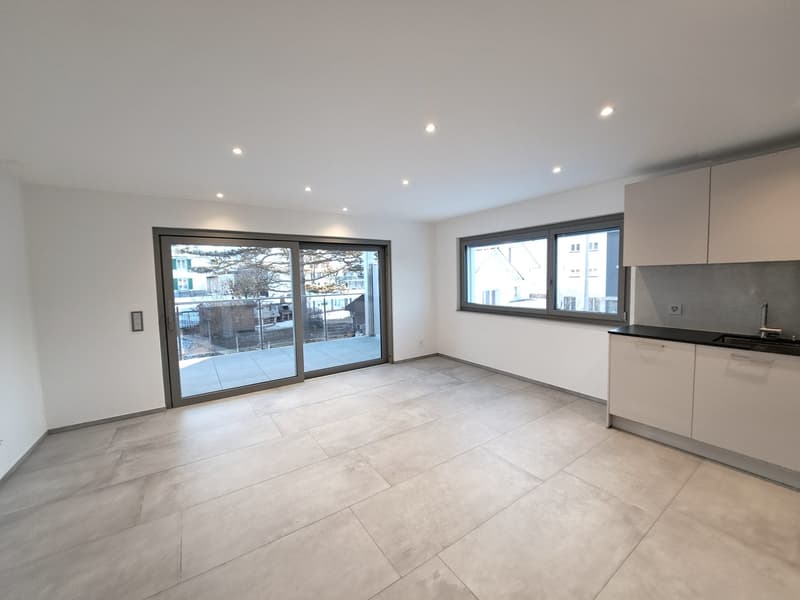 A louer magnifique appart. de 2,5 pièces dans immeuble comme neuf avec place de parc dans le garage (5)
