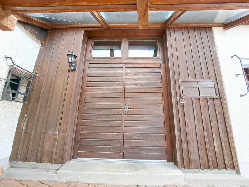 BIEN IMMOBILIER EXCEPTIONNEL - Grandiose maison villageoise de 2 appart. sur une grande parcelle (12)