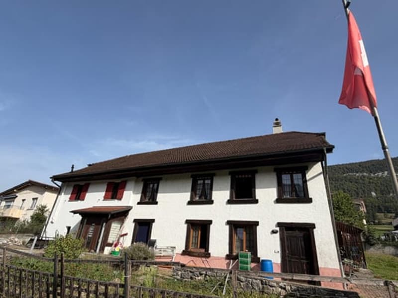 Grande maison comprenant 2 appartements, avec en plus, un excellent potentiel à mettre en valeur (7)