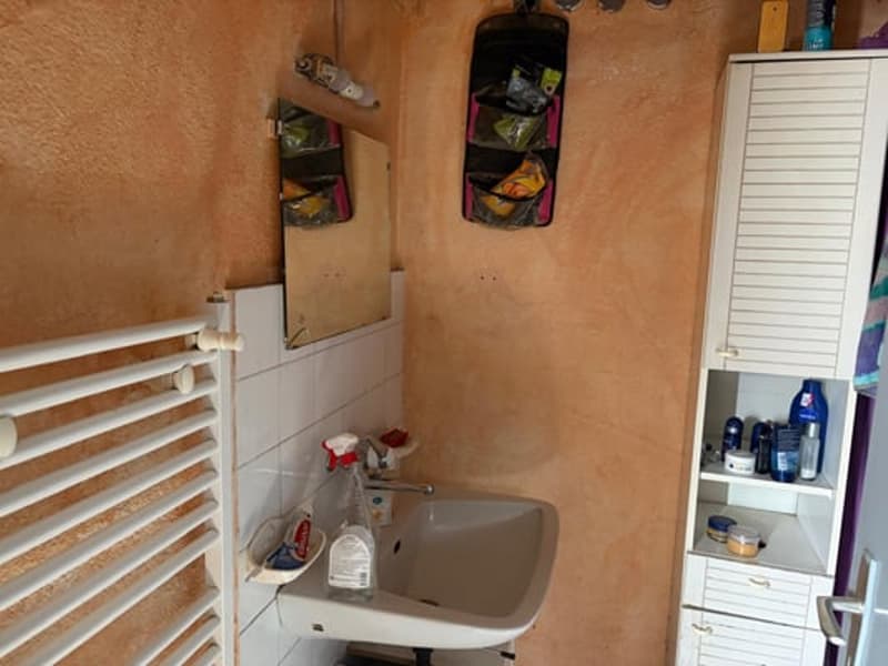 Grande maison comprenant 2 appartements, avec en plus, un excellent potentiel à mettre en valeur (16)